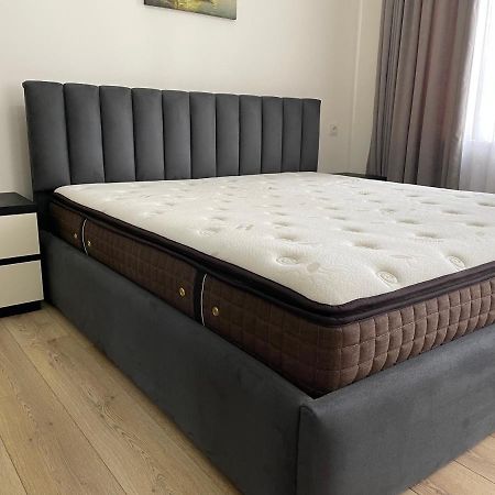Temo Guest House 10 บาทูมิ ภายนอก รูปภาพ